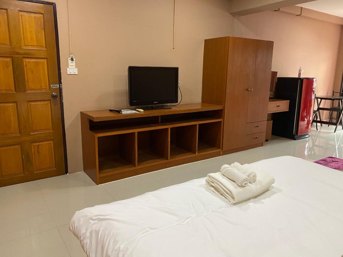 Hug Me Guesthouse 芭達亞 外观 照片